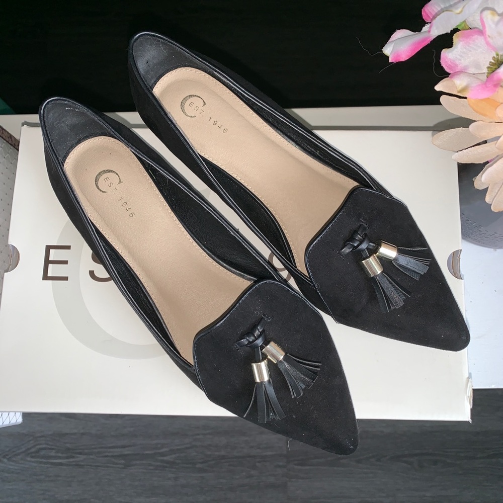 Flats with cute tassels!